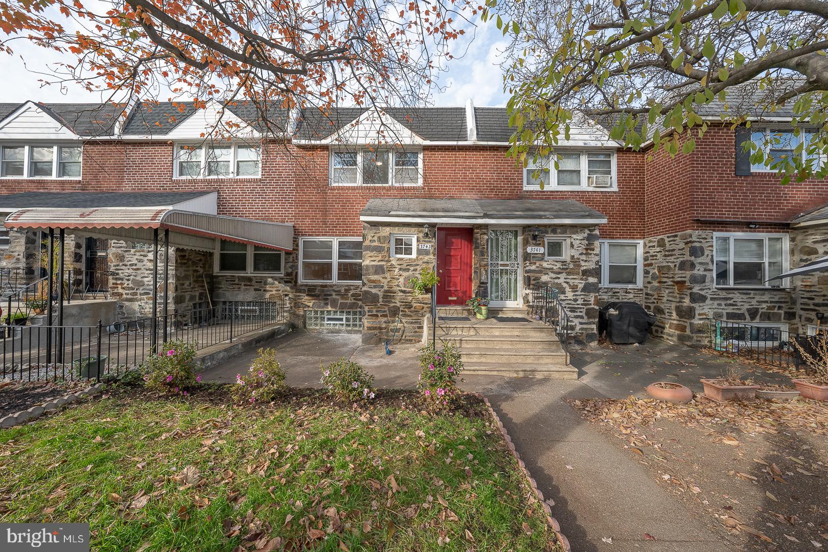 3743 W Country Club Rd