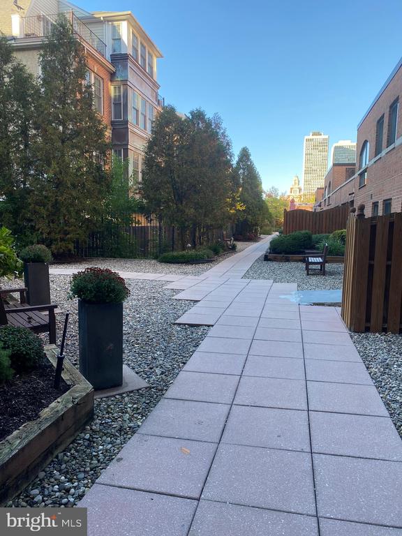 200-10 LOMBARD ST #633