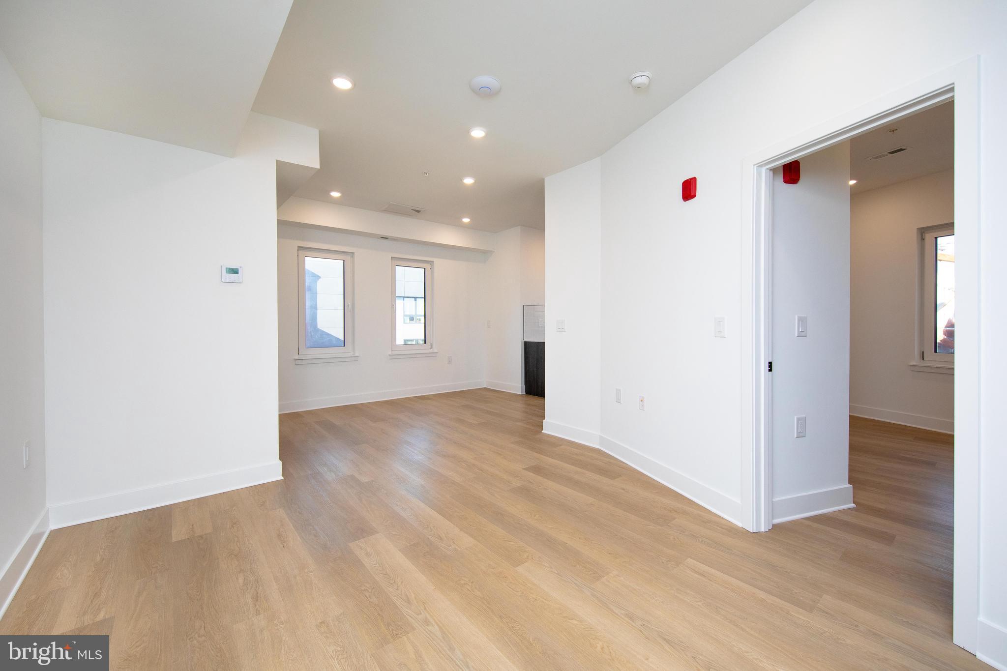 633-35 N 5TH ST #201