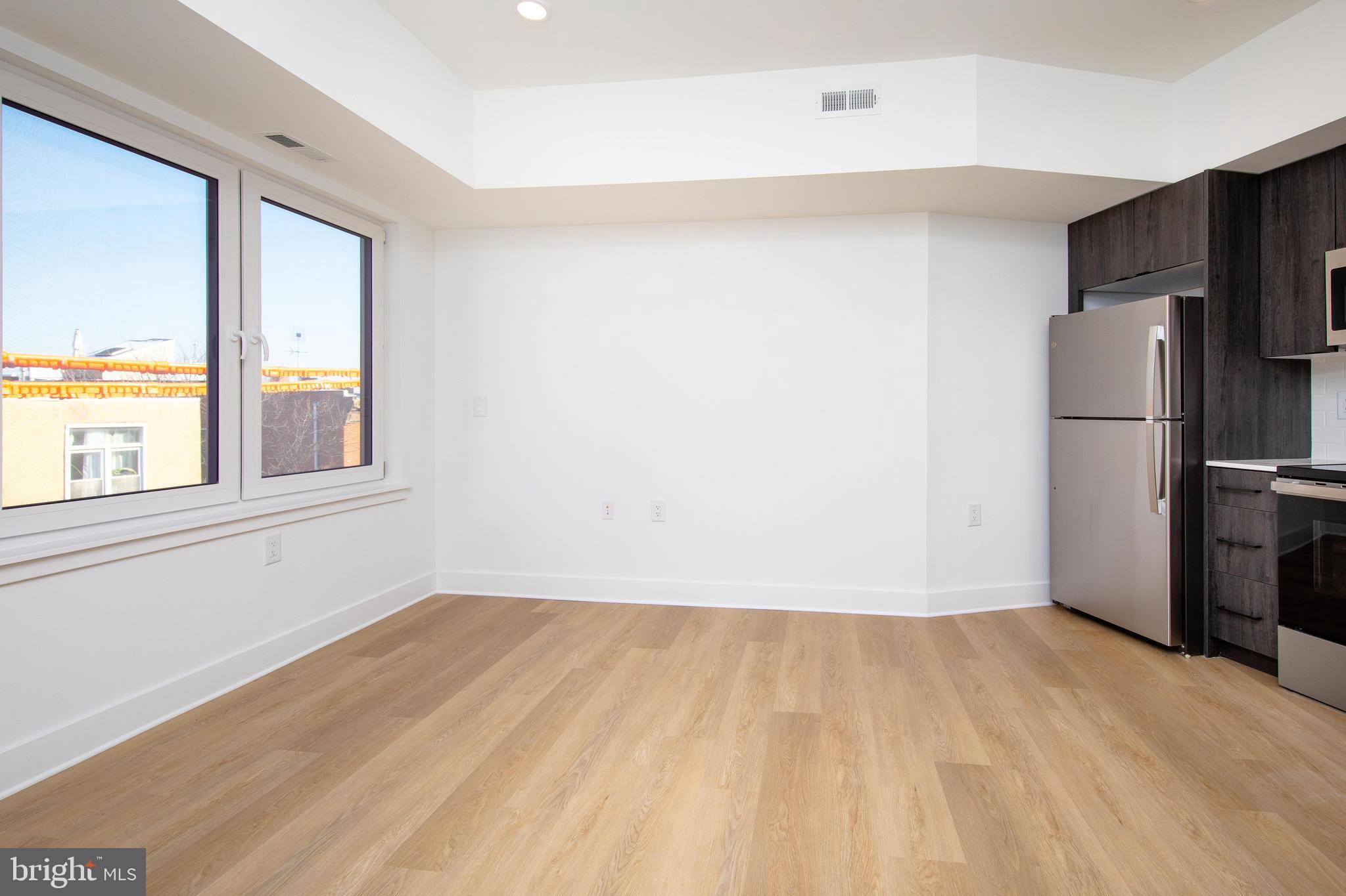 633-35 N 5TH ST #203