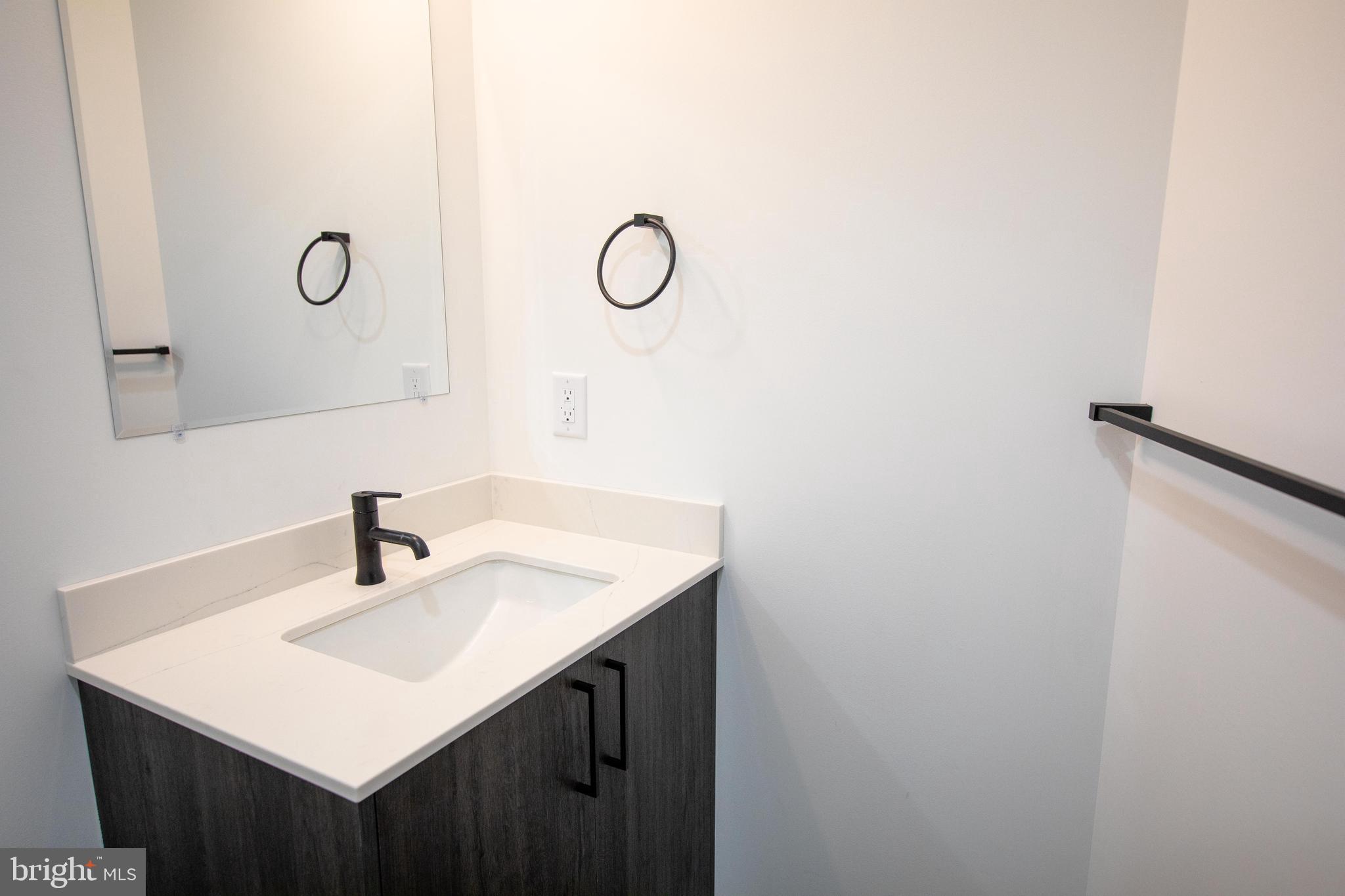 633-35 N 5TH ST #204