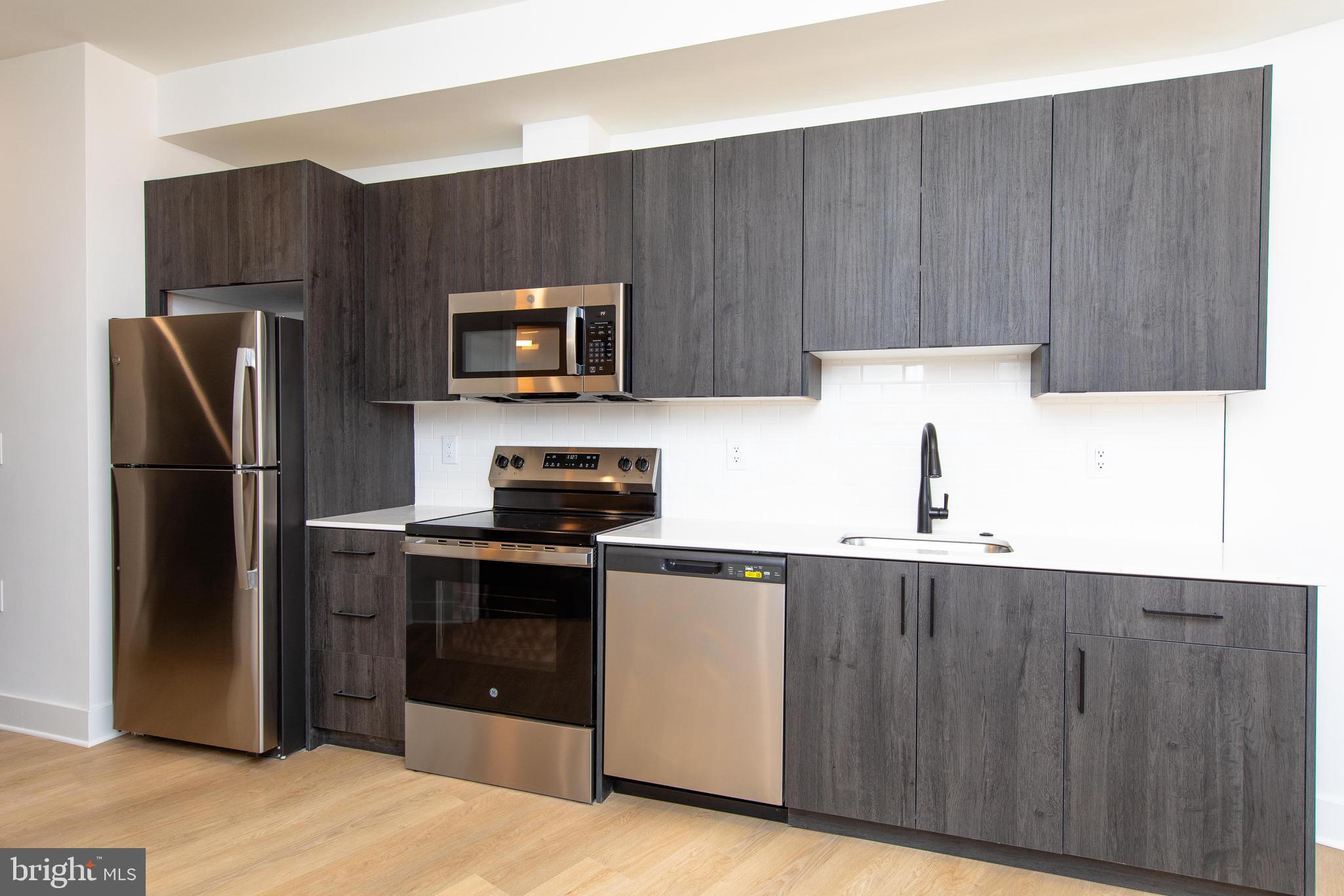 633-35 N 5TH ST #204