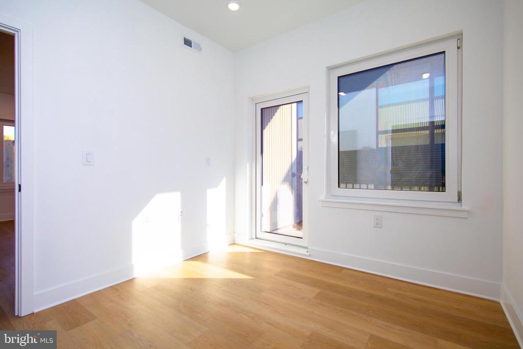 633-35 N 5TH ST #205