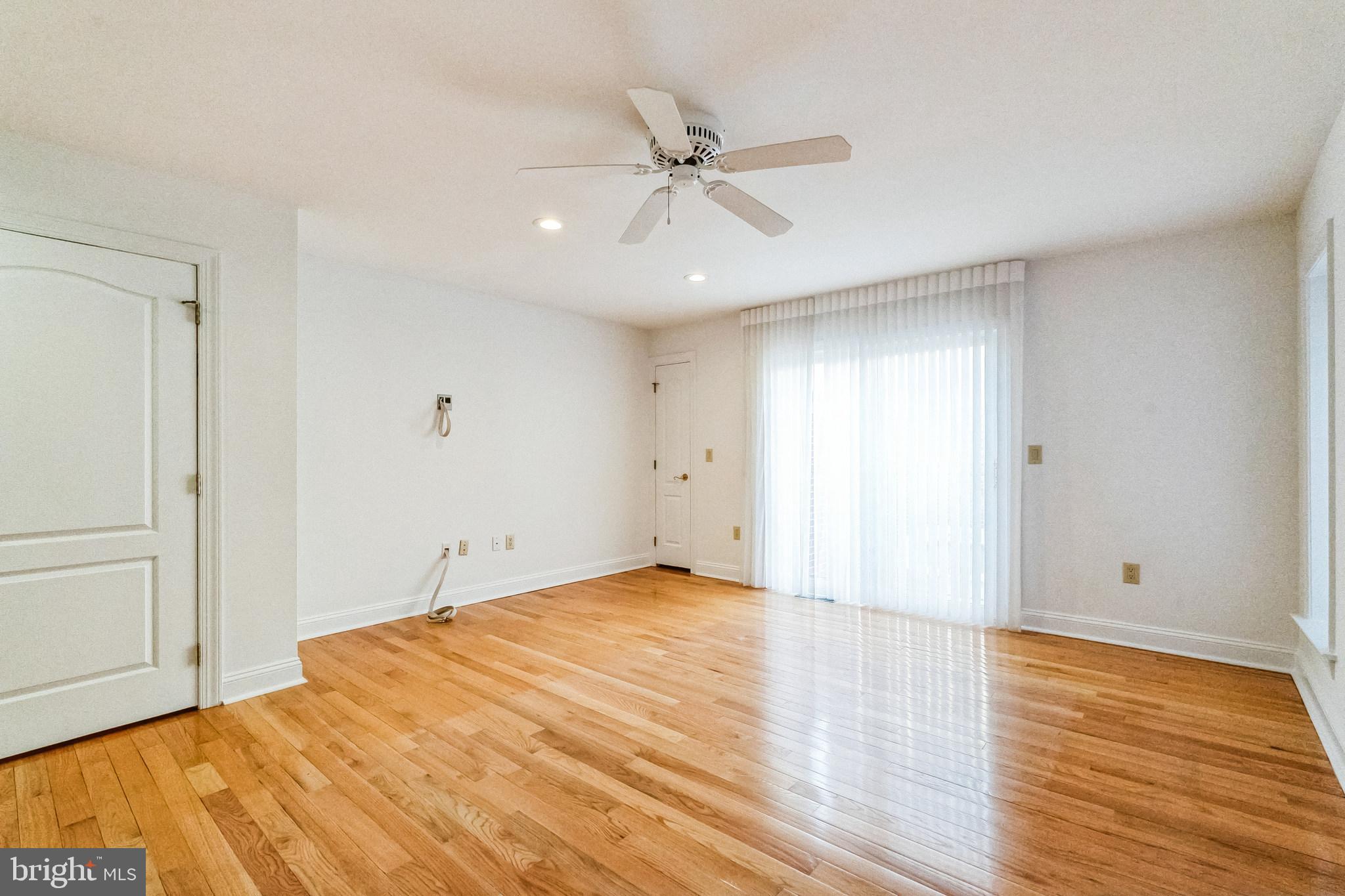 212-24 S 24th St #2412a