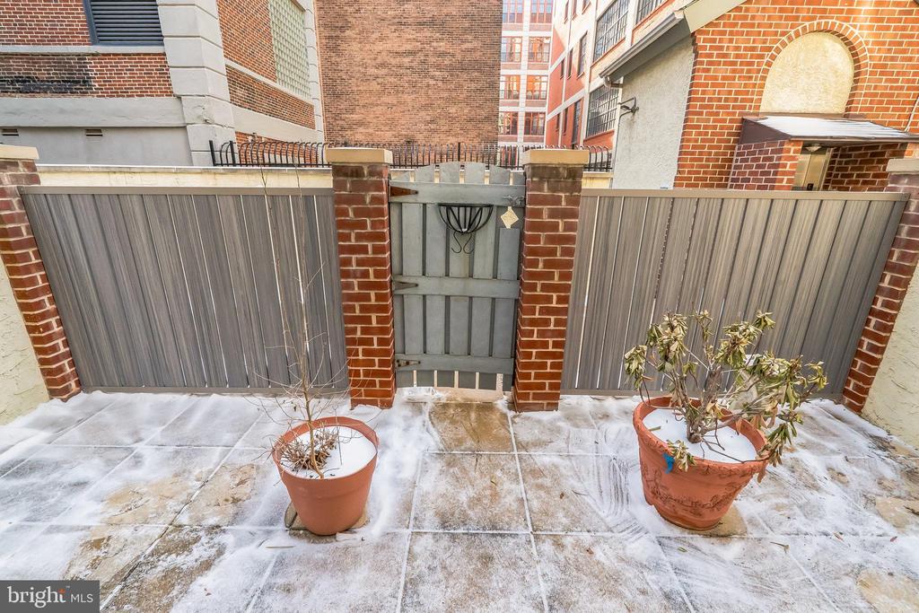 212-24 S 24th St #2412a