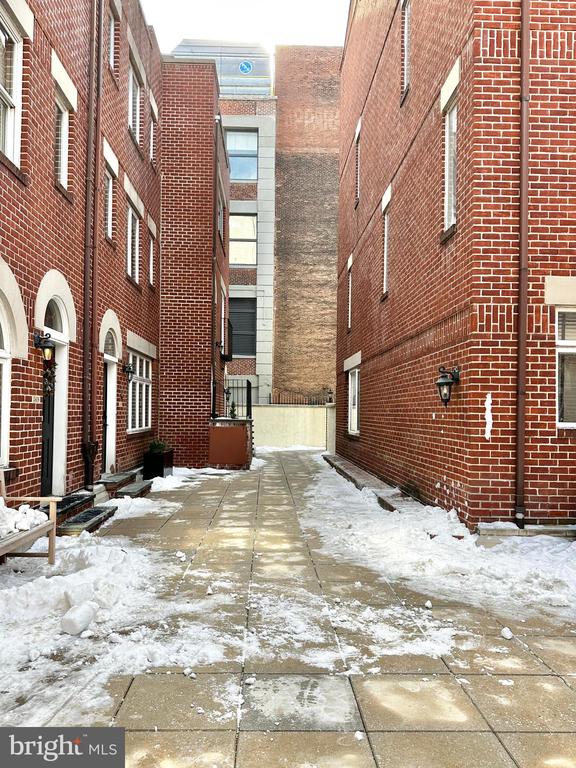 212-24 S 24th St #2412a