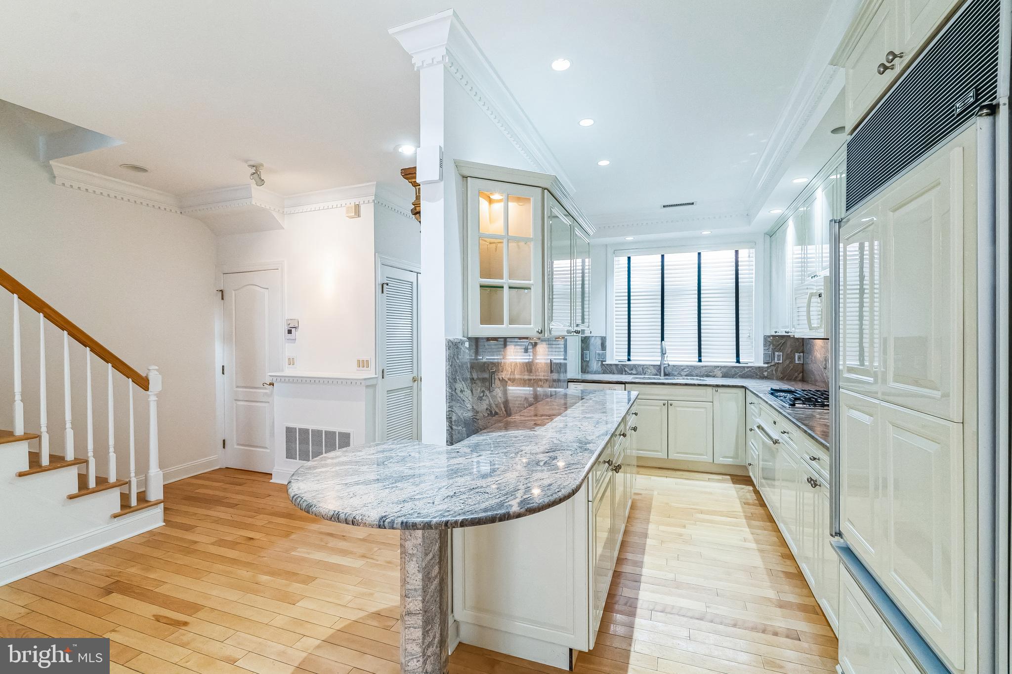 212-24 S 24th St #2412a