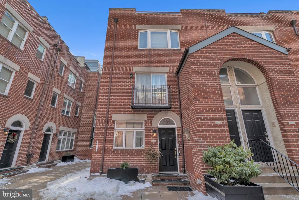 212-24 S 24th St #2412a