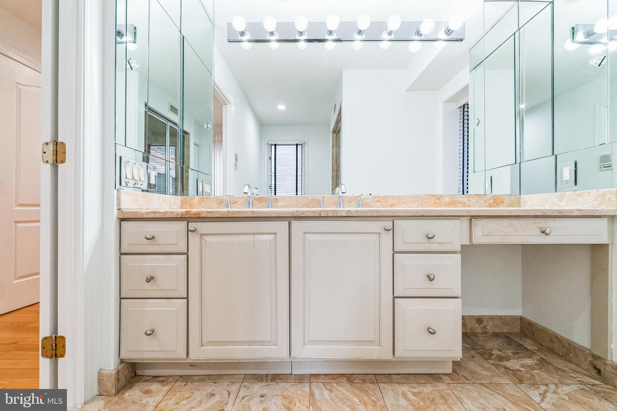 212-24 S 24th St #2412a