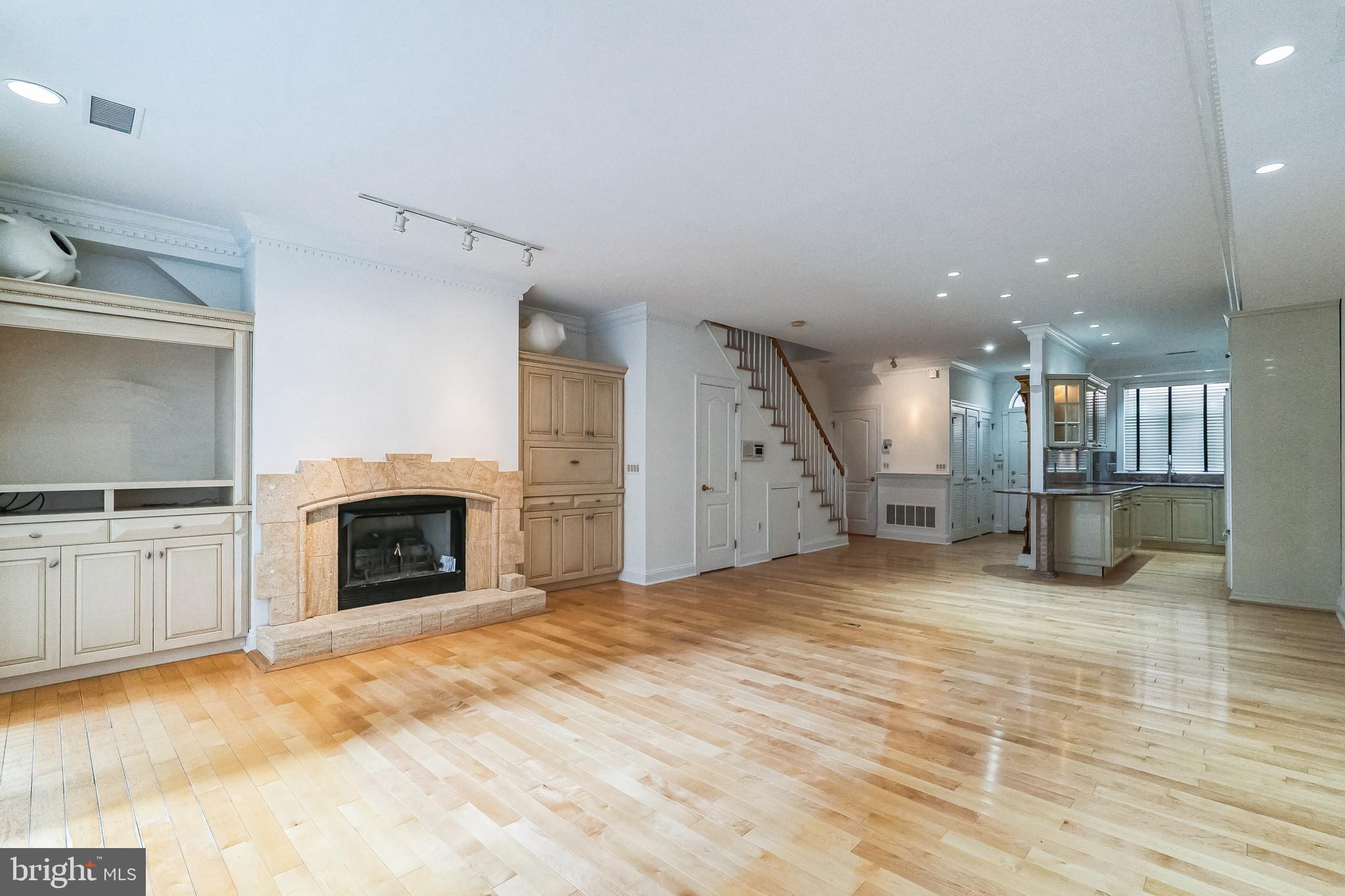 212-24 S 24th St #2412a