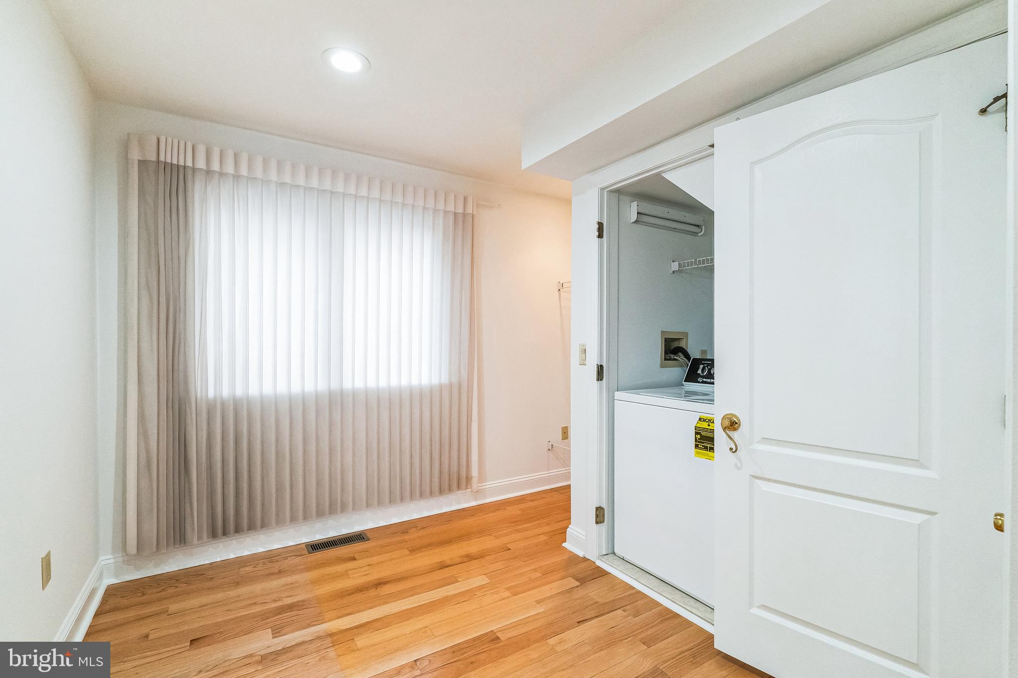 212-24 S 24th St #2412a