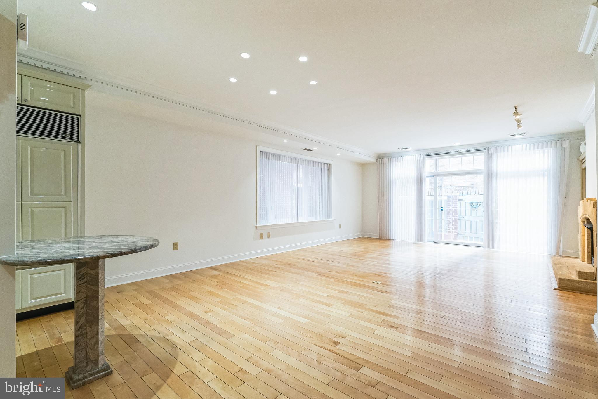 212-24 S 24th St #2412a