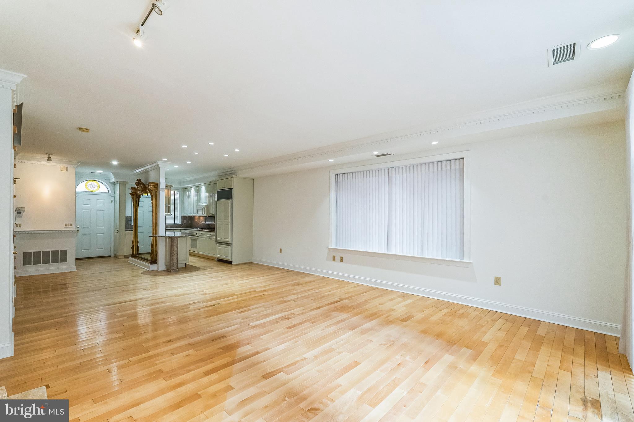 212-24 S 24th St #2412a