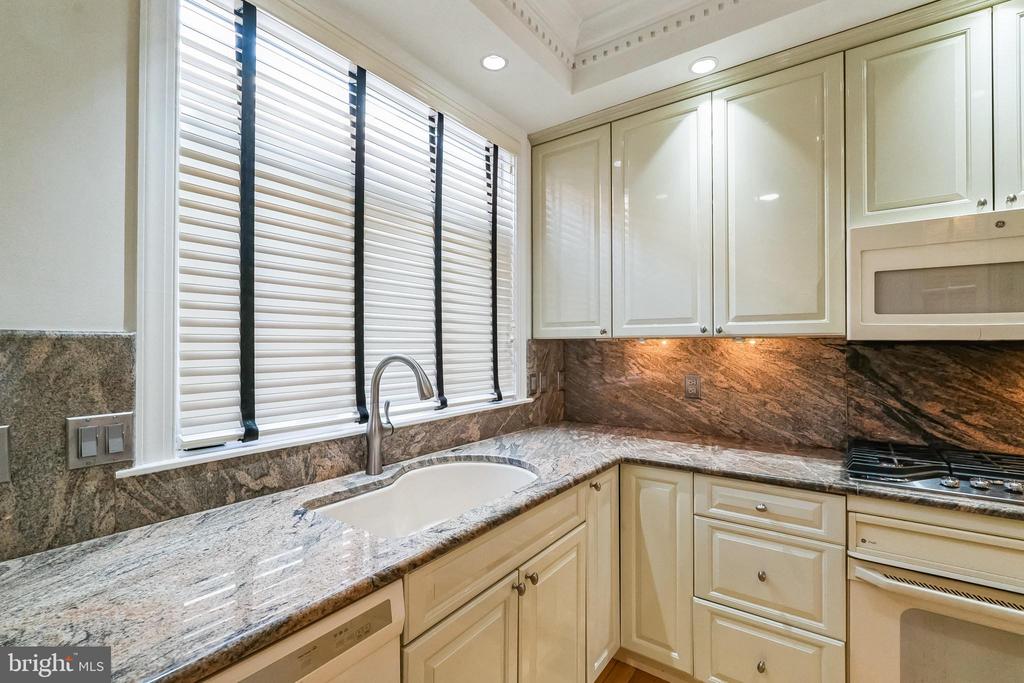 212-24 S 24th St #2412a