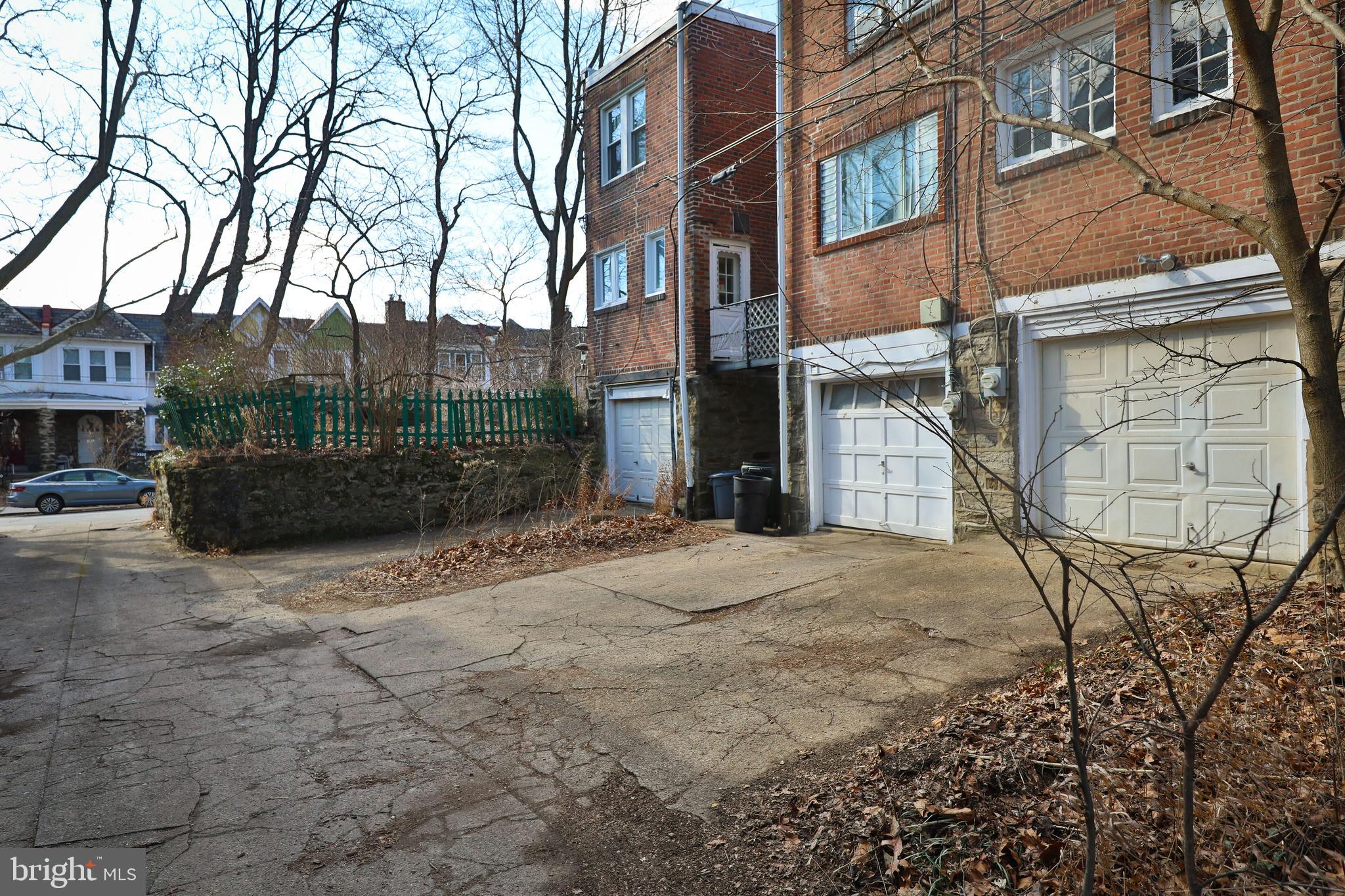 108 E Roumfort Rd