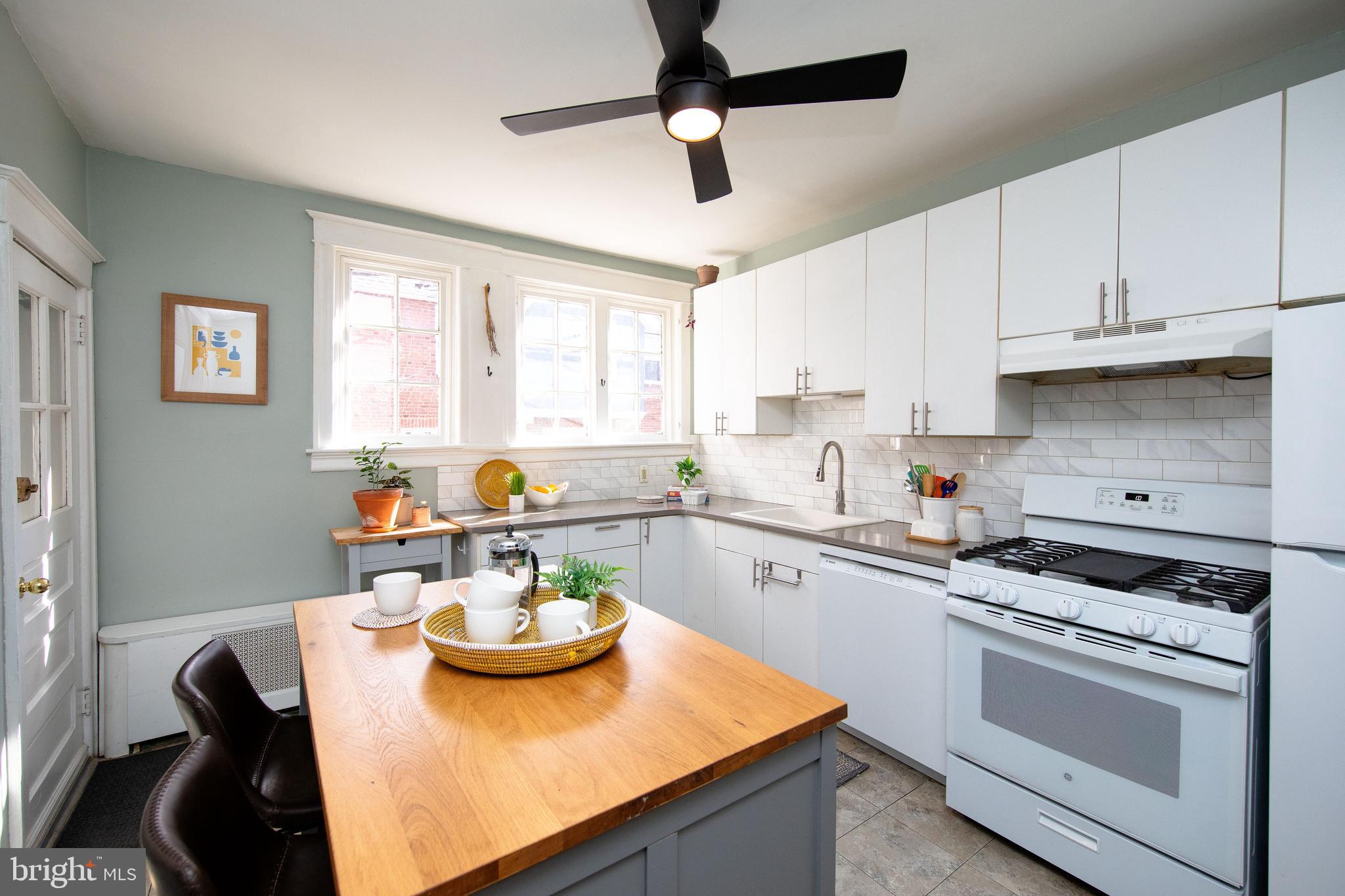 108 E Roumfort Rd