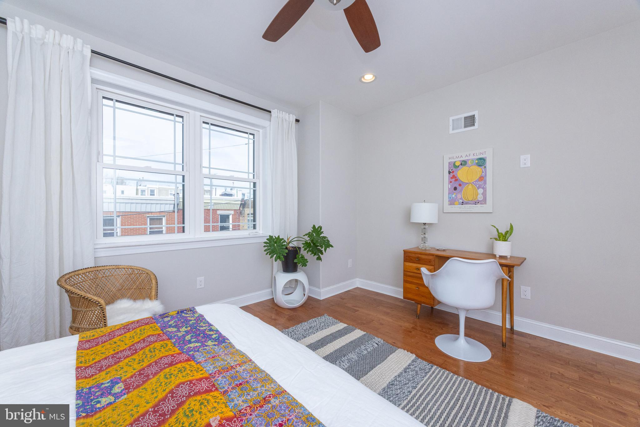 2561 Kern St