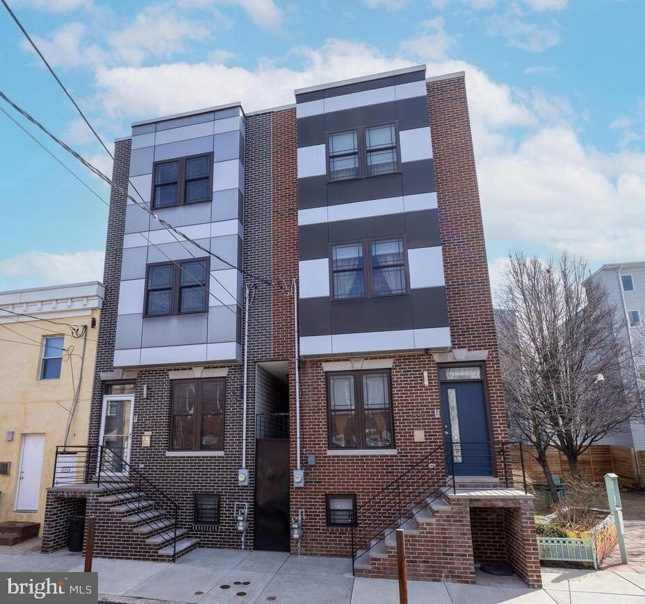 2561 Kern St