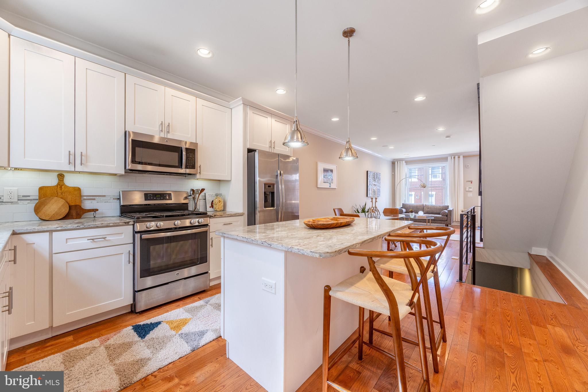 2561 Kern St