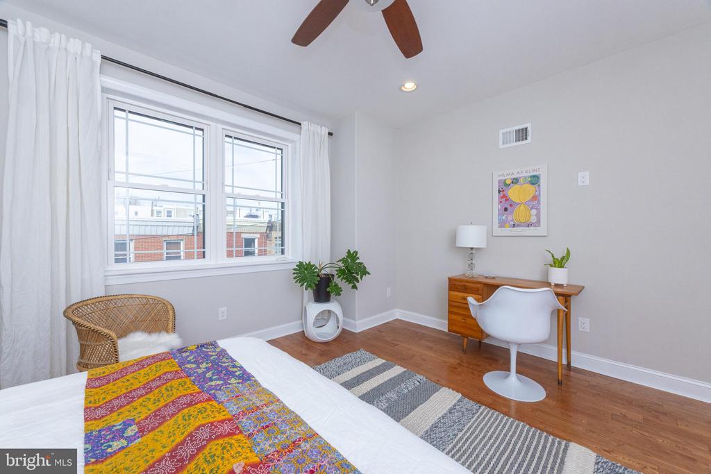 2561 Kern St