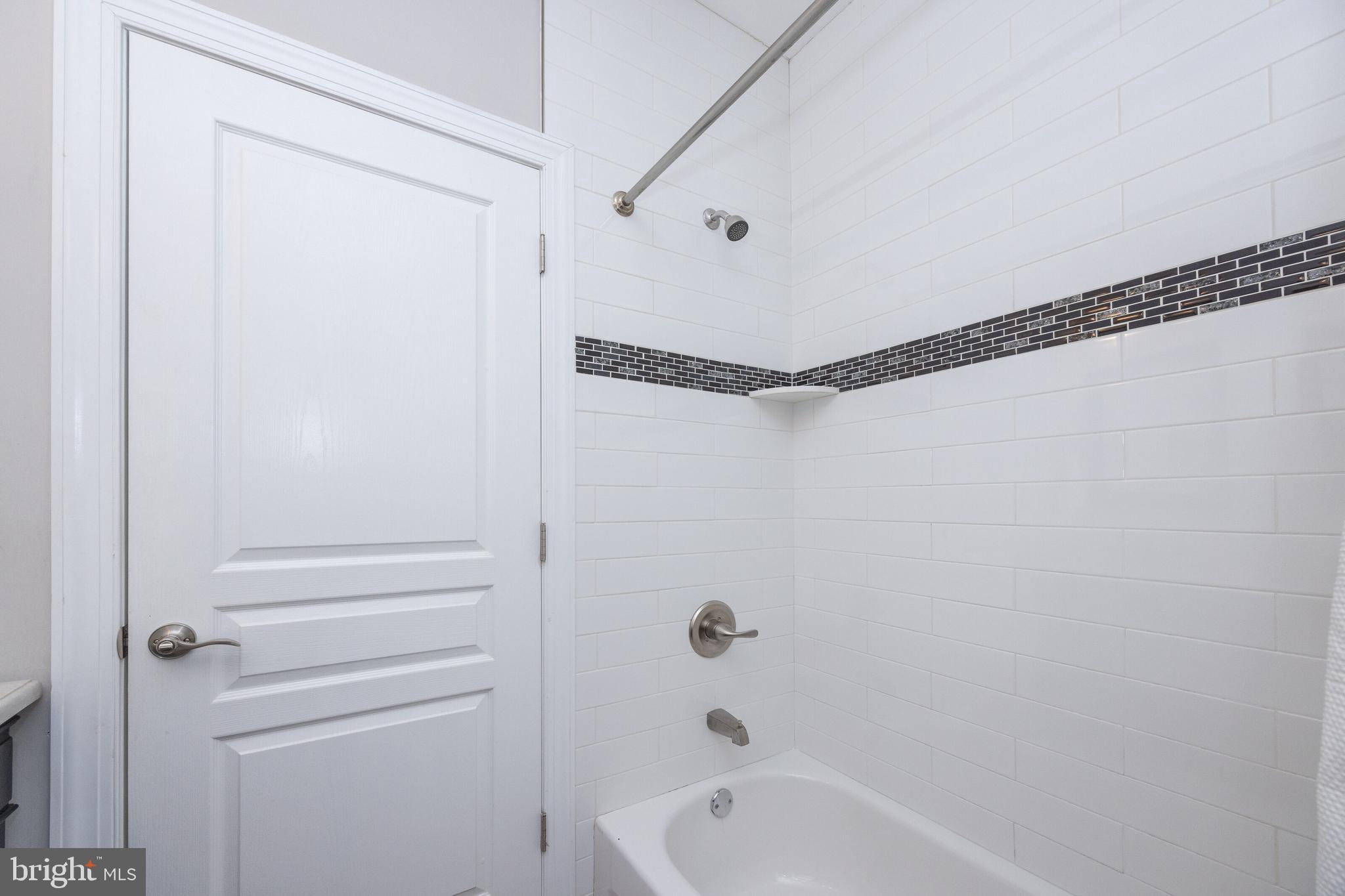 2561 Kern St