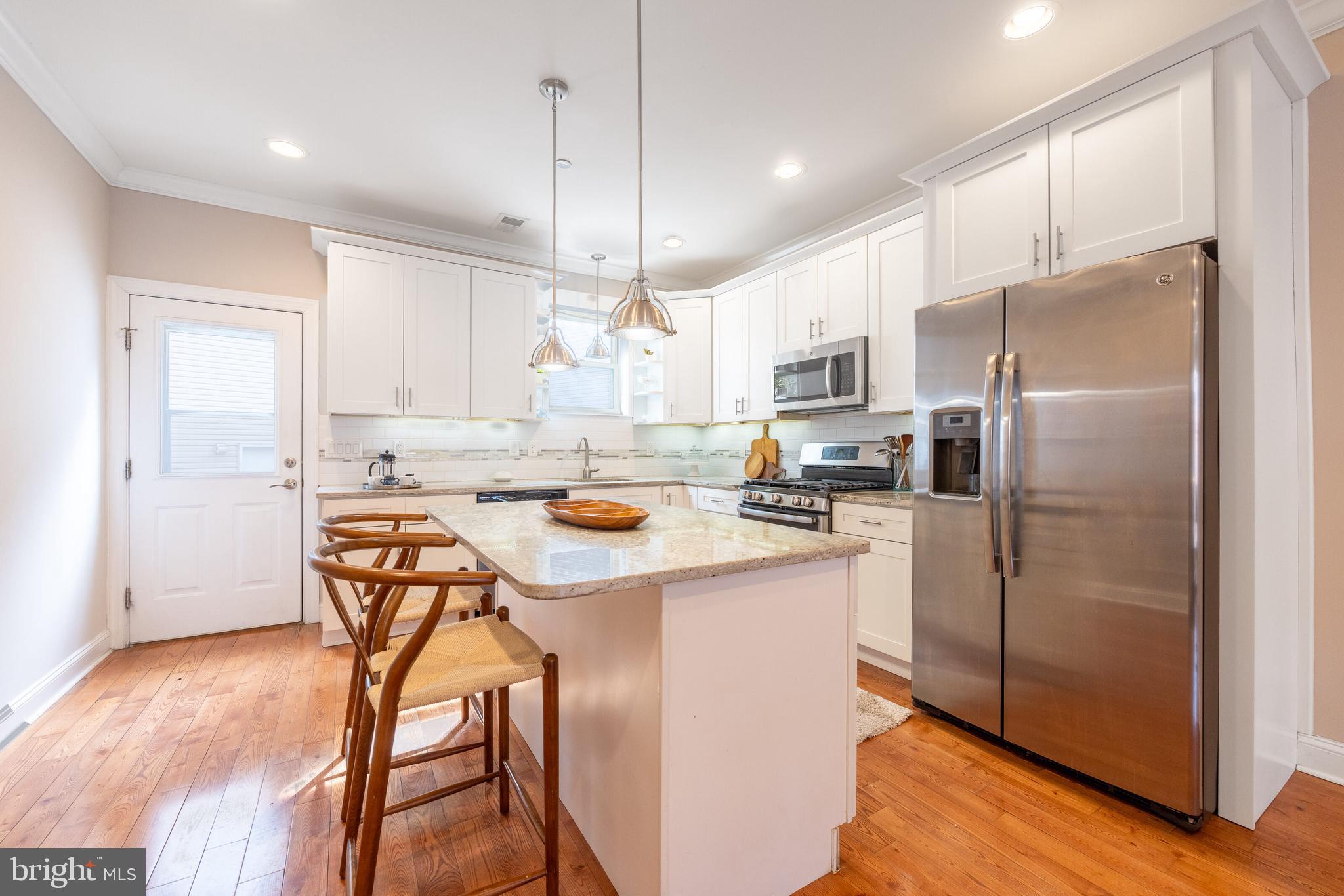 2561 Kern St