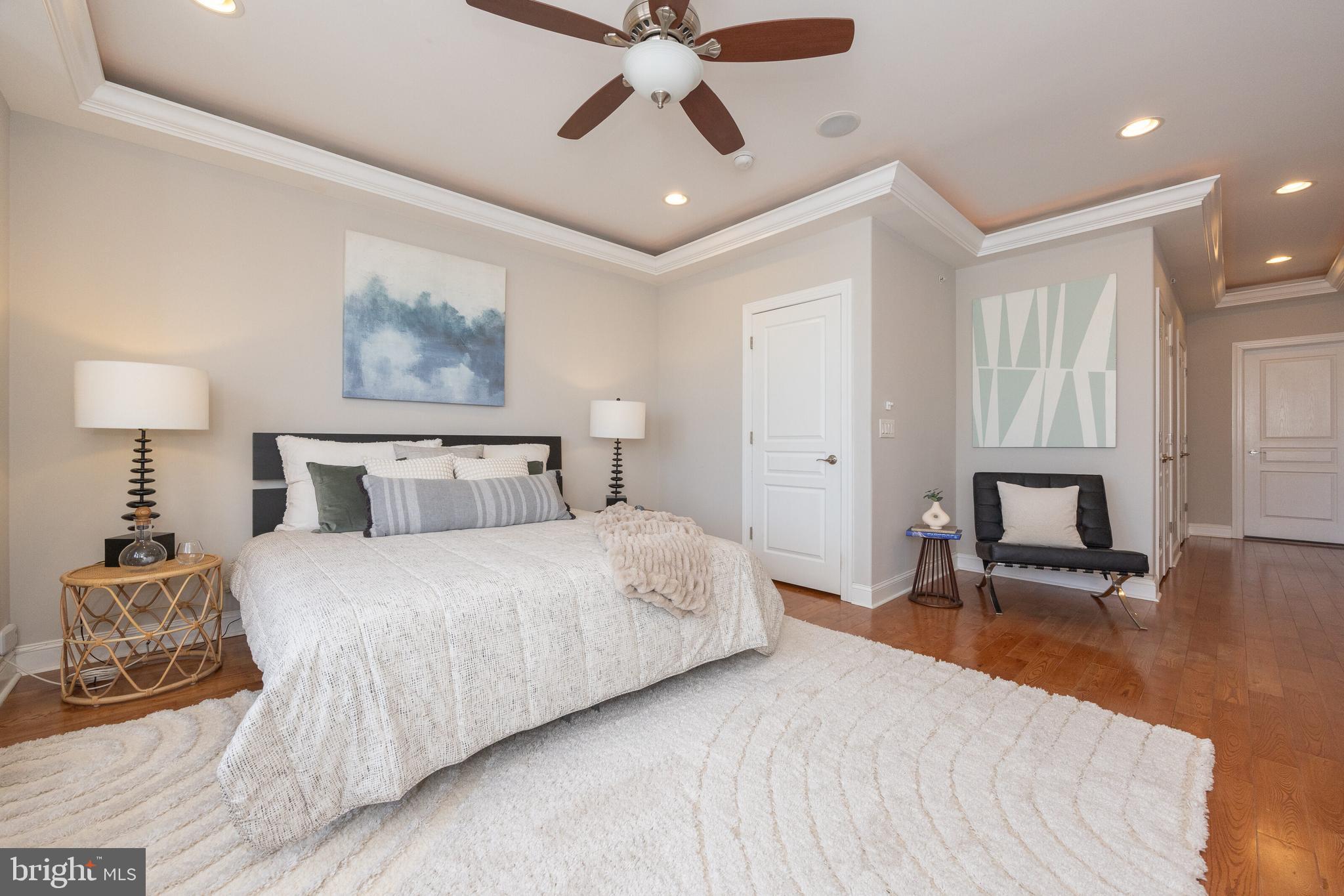 2561 Kern St