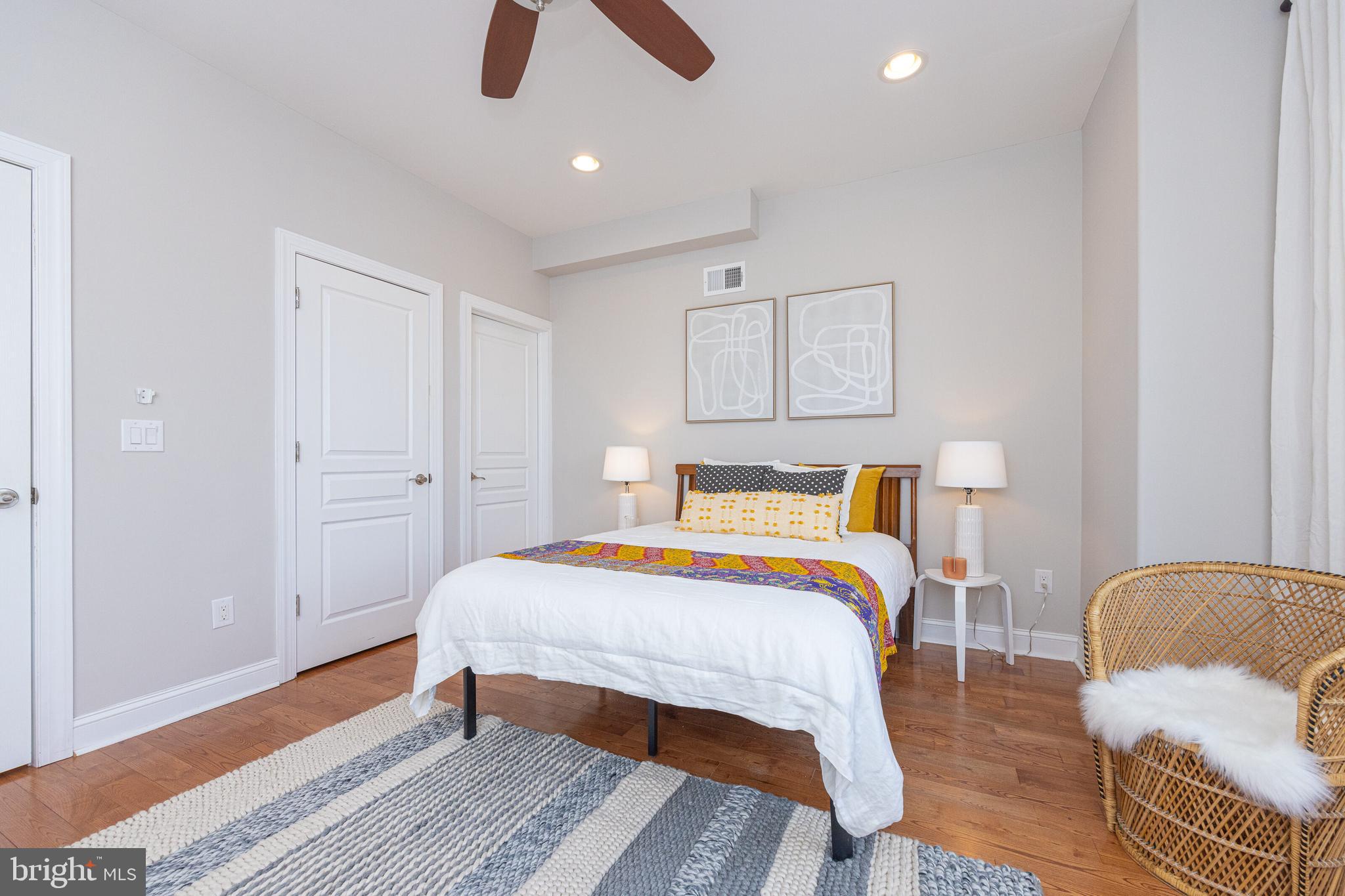 2561 Kern St