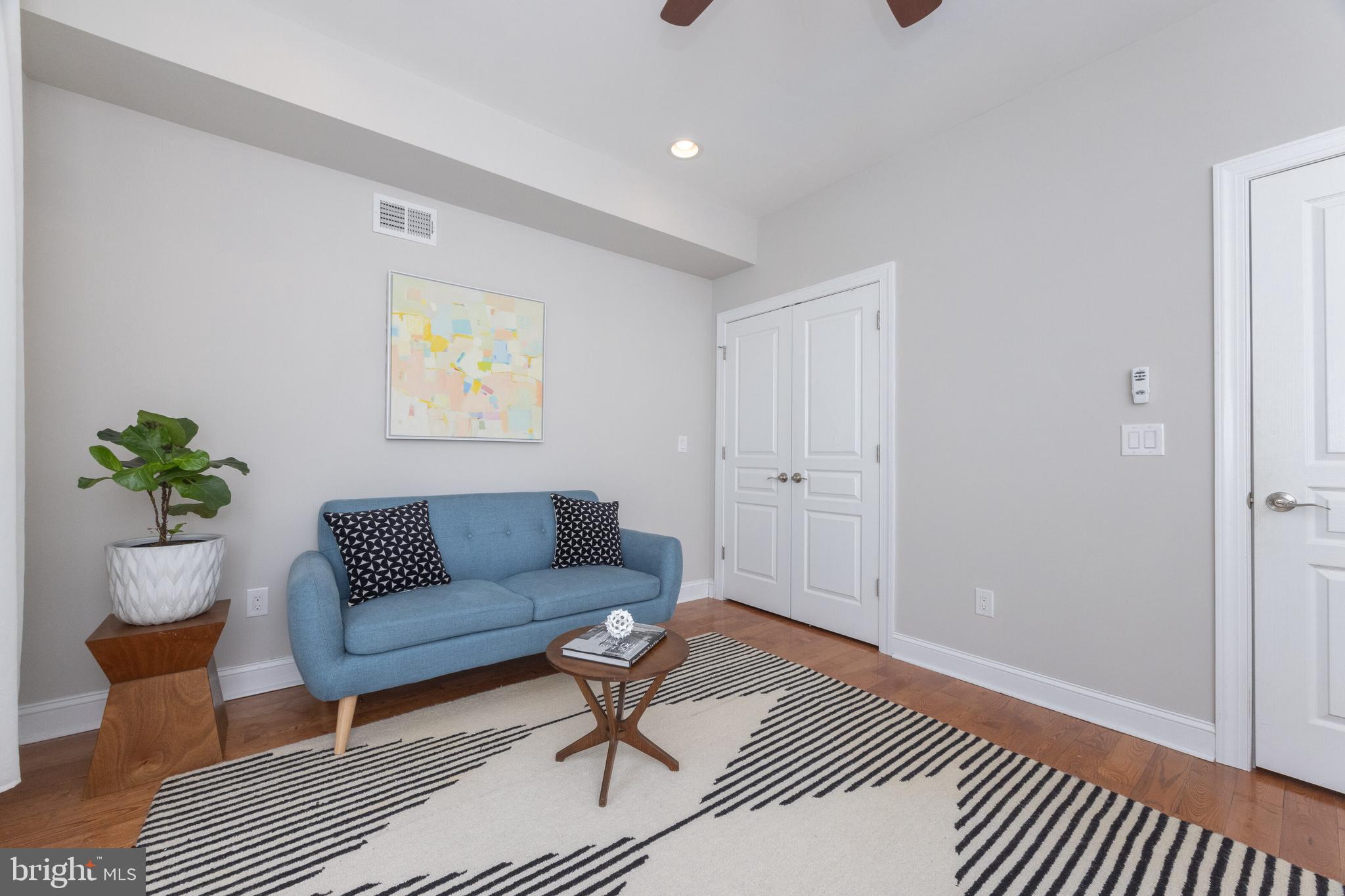 2561 Kern St
