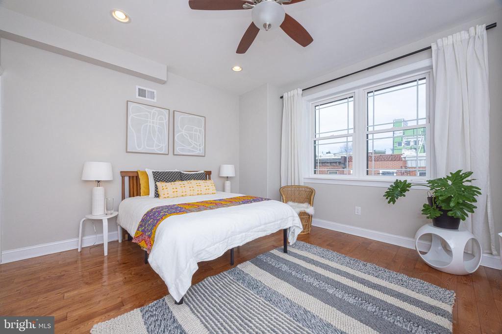 2561 Kern St