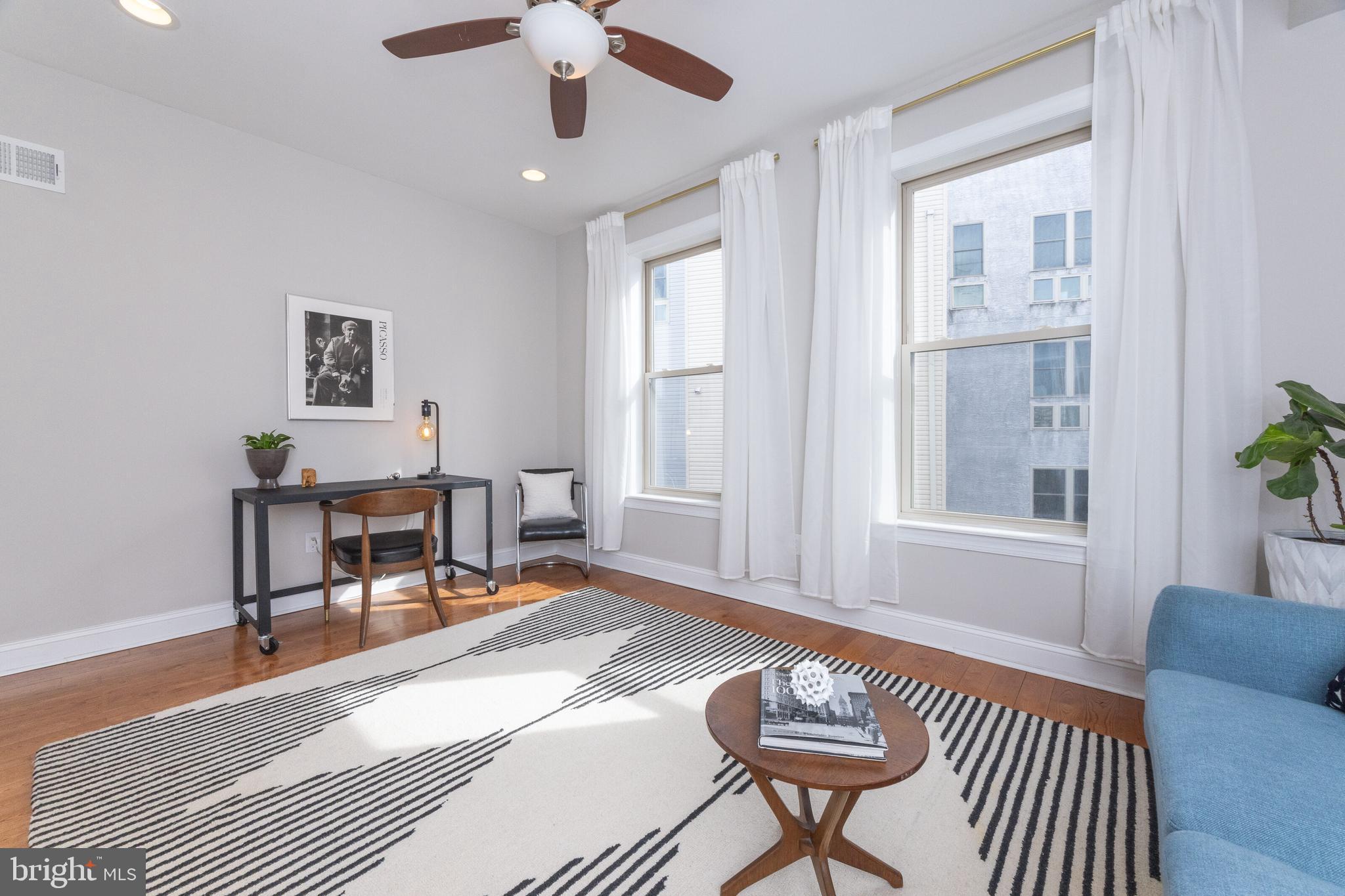 2561 Kern St