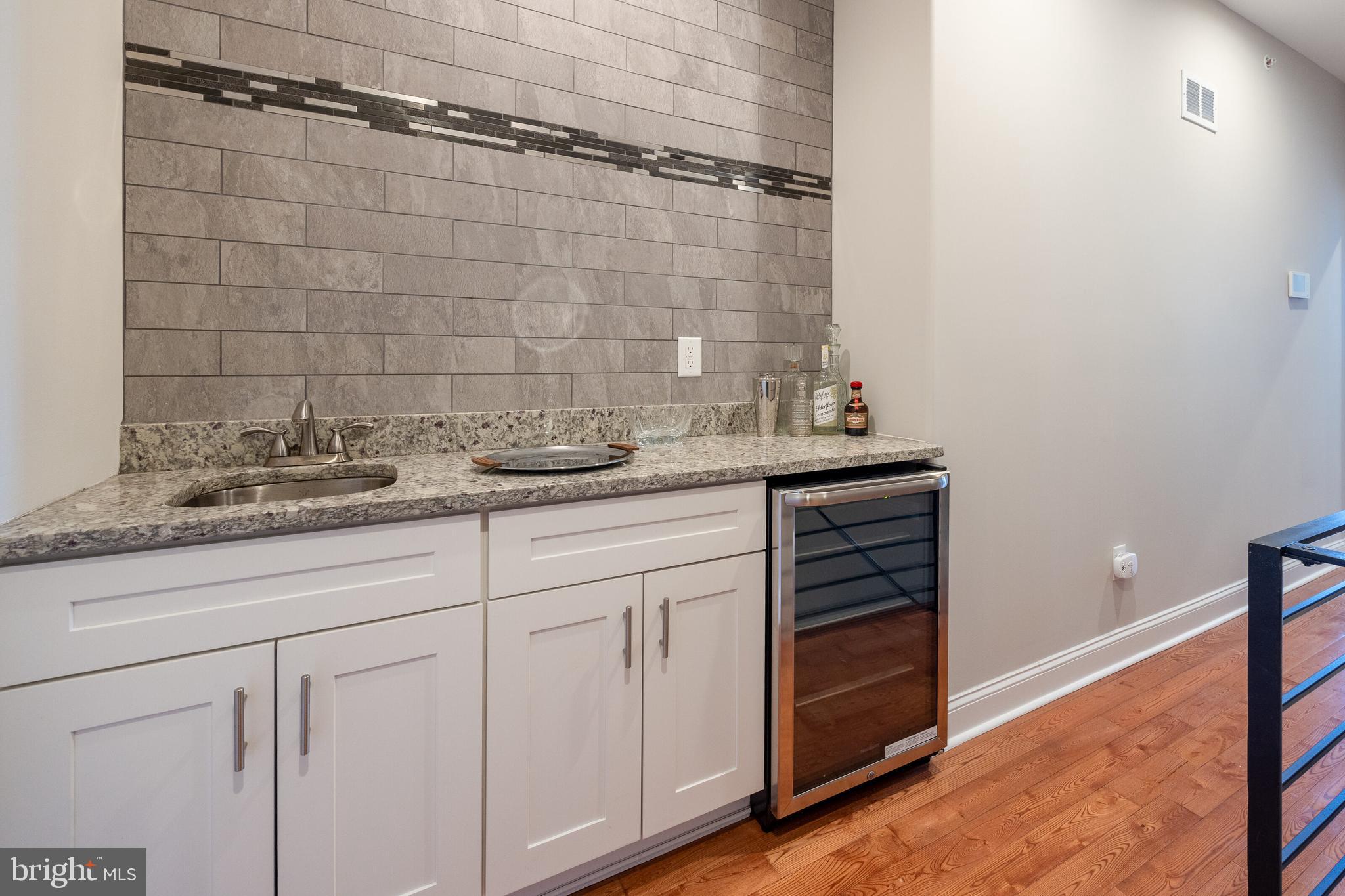 2561 Kern St