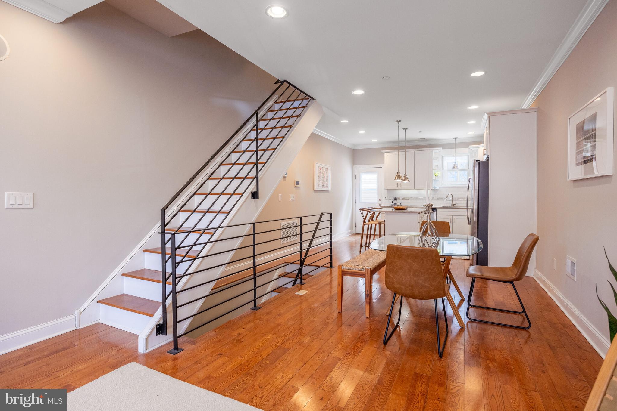 2561 Kern St