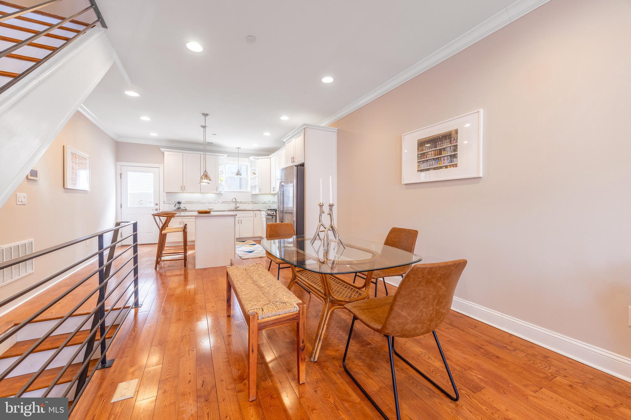 2561 Kern St