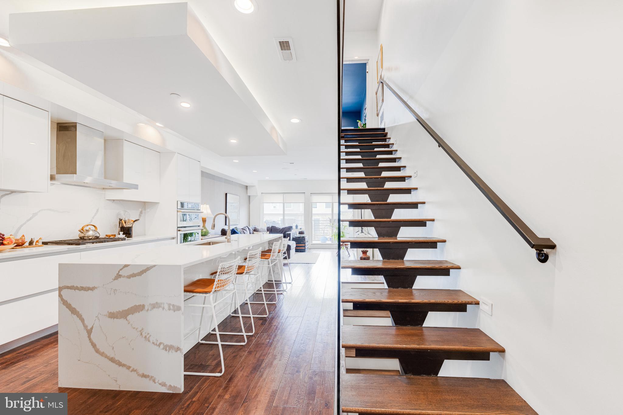 1508 Cambridge St #B- Upper