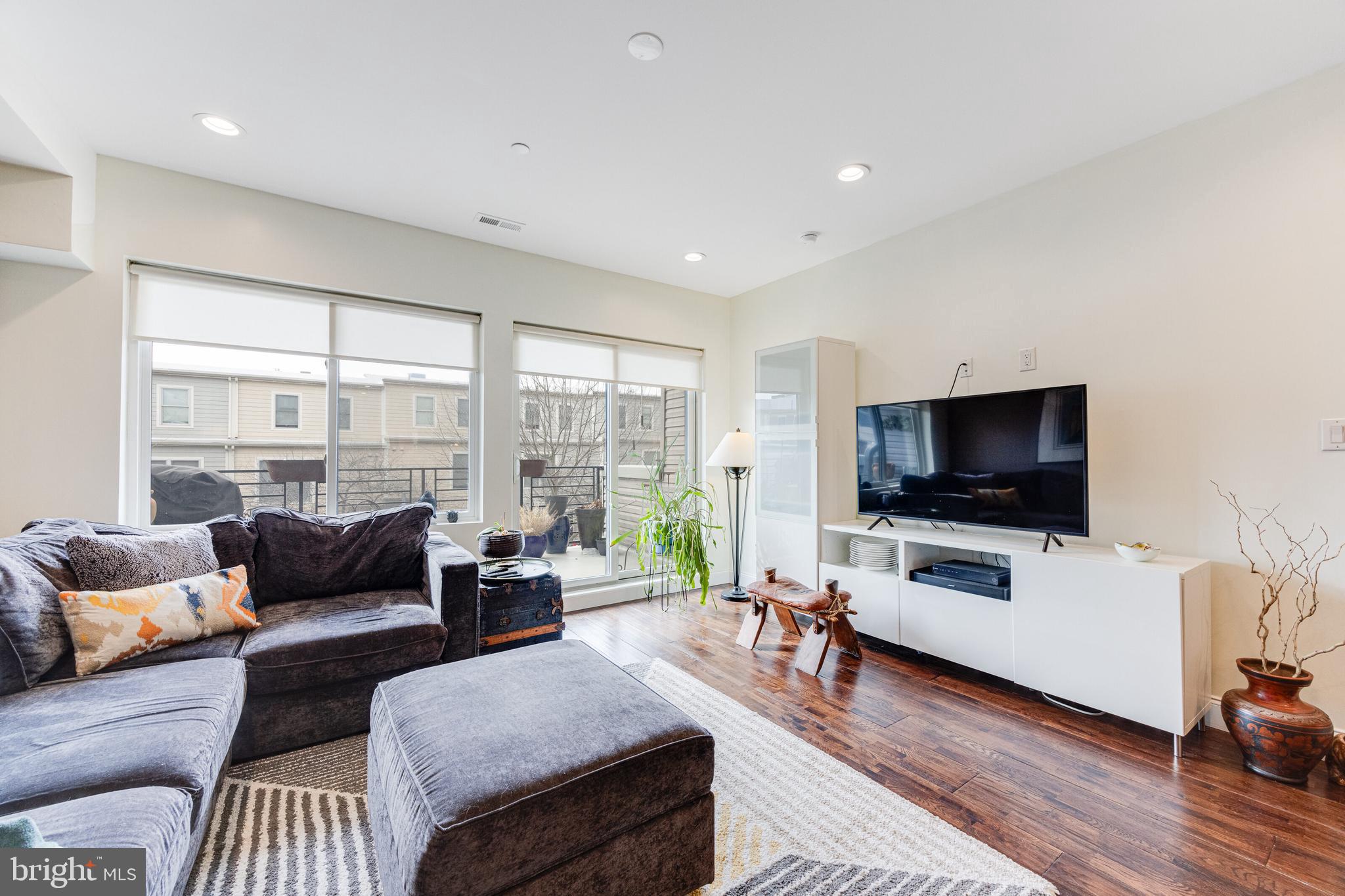 1508 Cambridge St #B- Upper