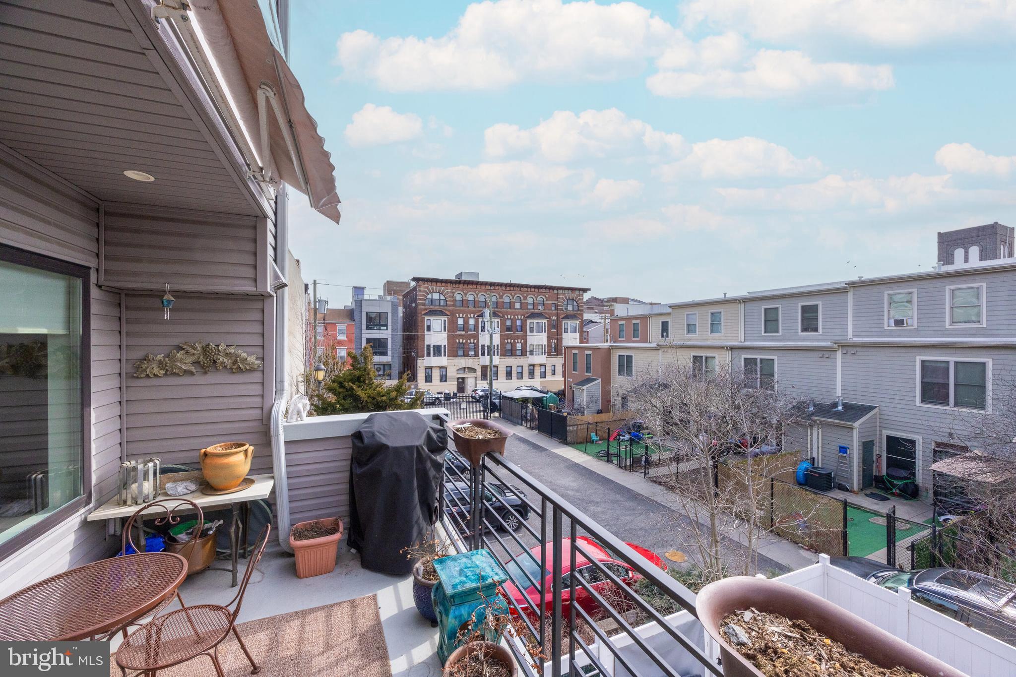 1508 Cambridge St #B- Upper