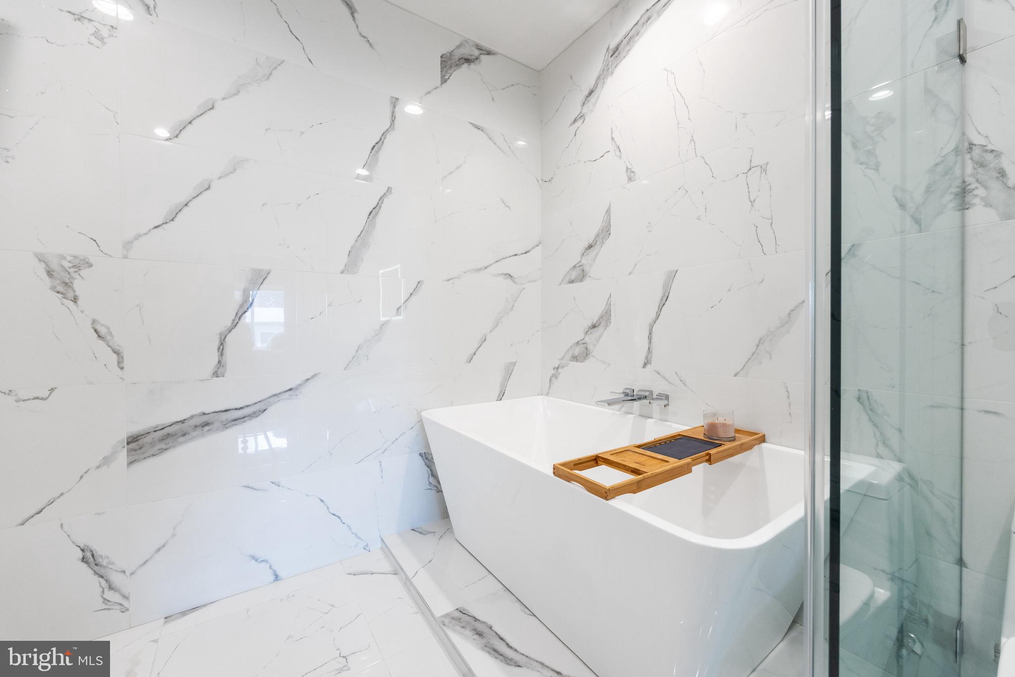 1508 Cambridge St #B- Upper