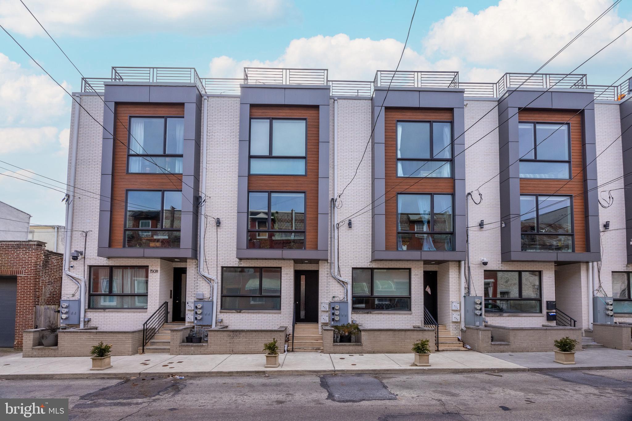 1508 Cambridge St #B- Upper