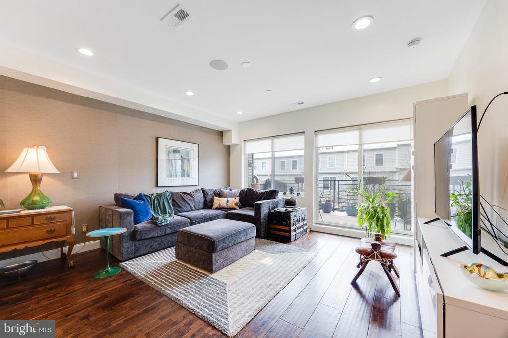 1508 Cambridge St #B- Upper