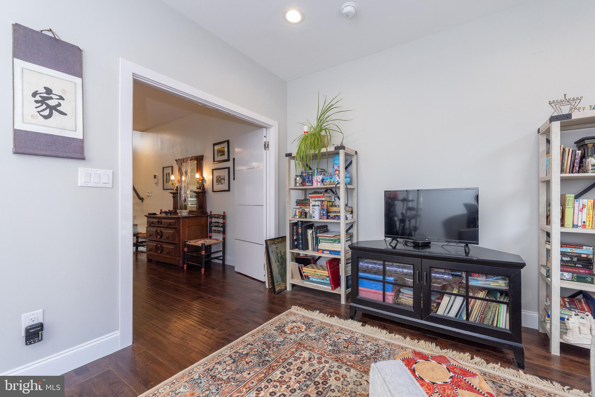 1508 Cambridge St #B- Upper