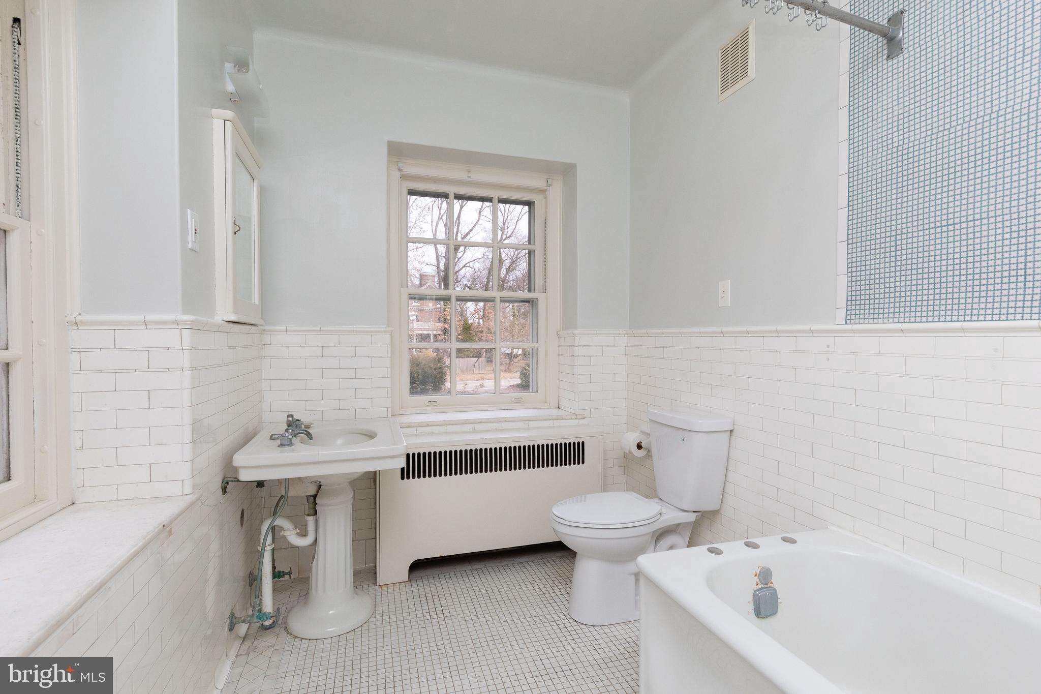 6610 WISSAHICKON AVE #SW