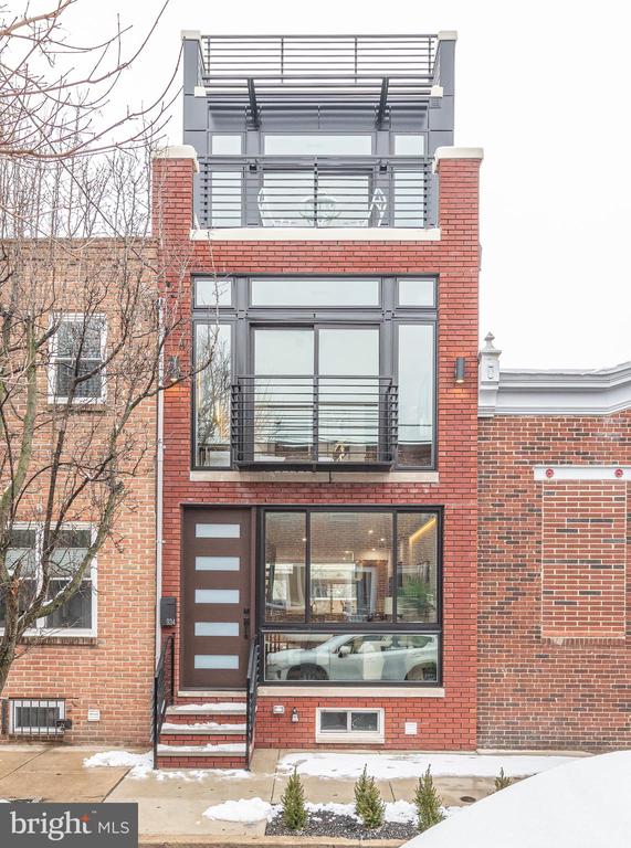934 Mountain St