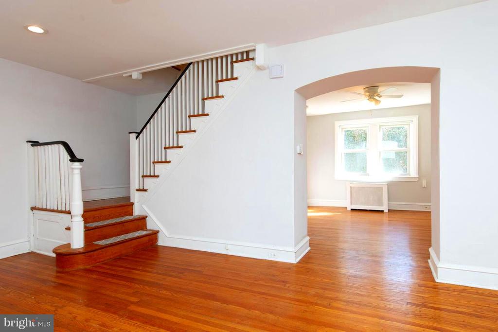 246 W GORGAS LN