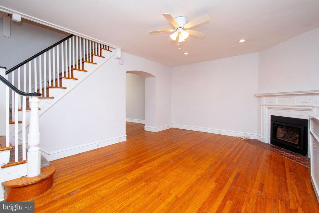 246 W GORGAS LN