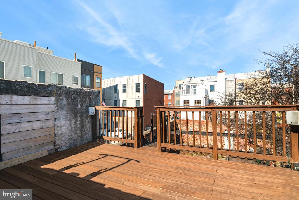 218 Carpenter St
