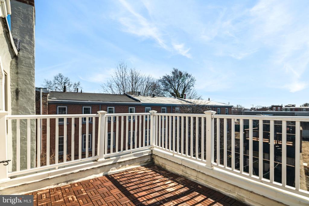 218 Carpenter St