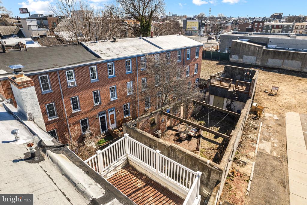 218 Carpenter St