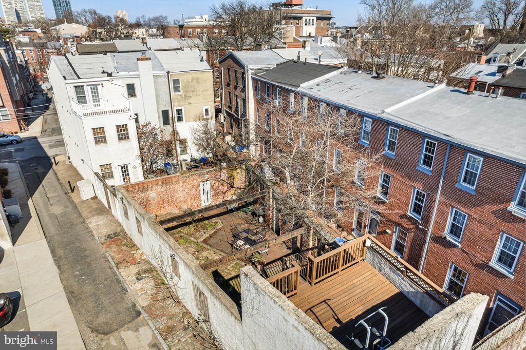 218 Carpenter St