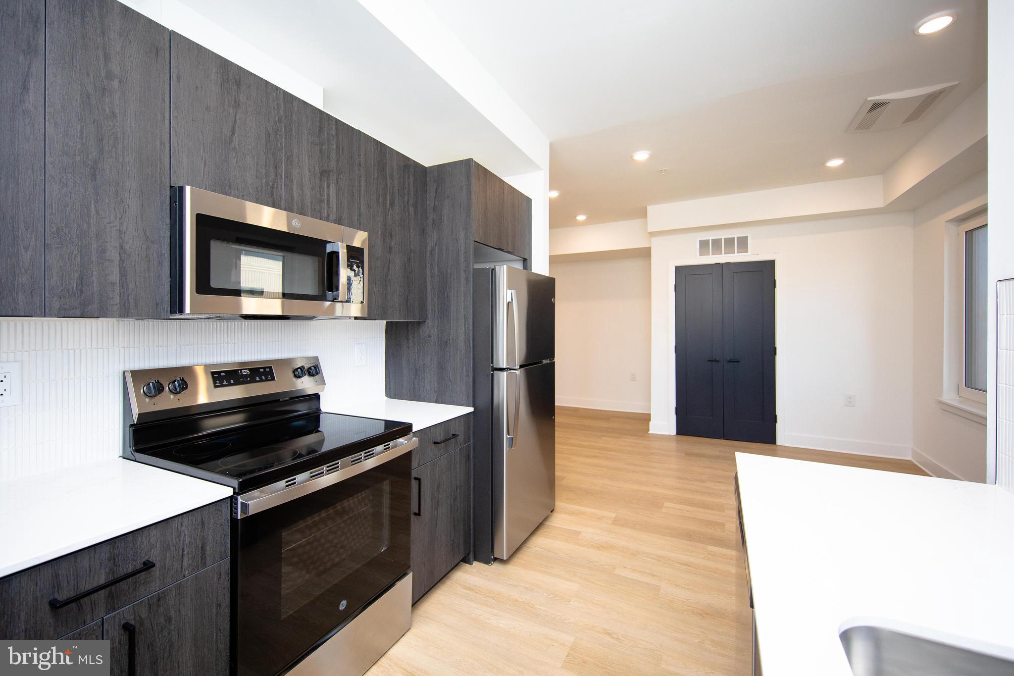 633-35 N 5TH ST #301